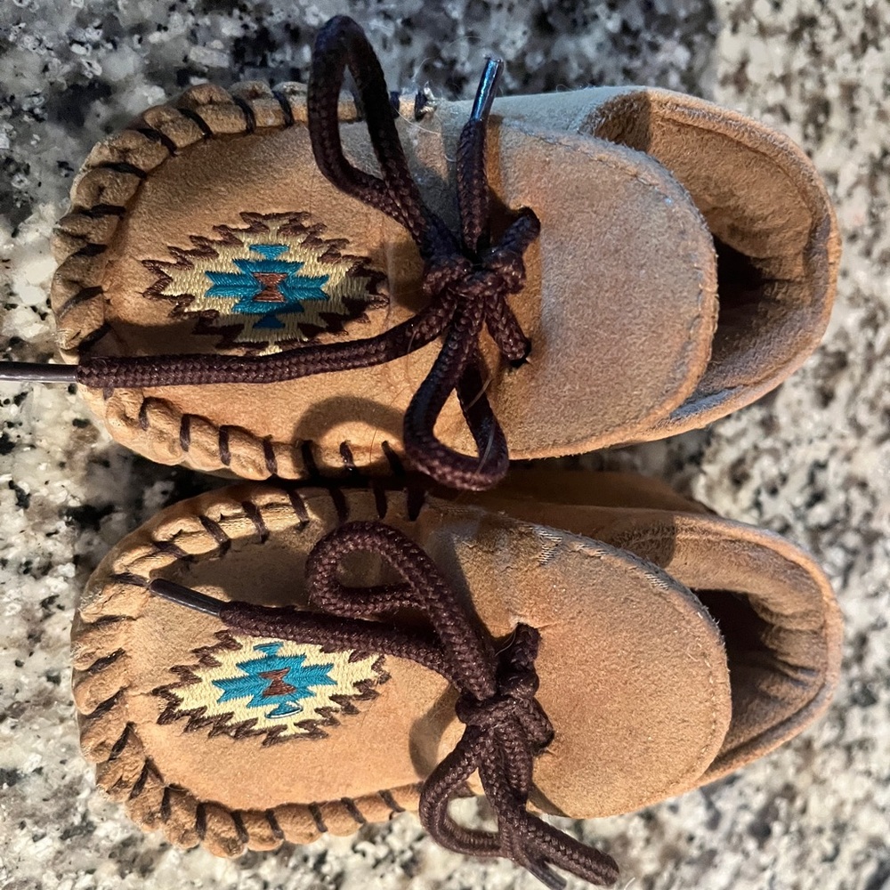 DBL Barrel Kid’s Moccasins toddler Size 4